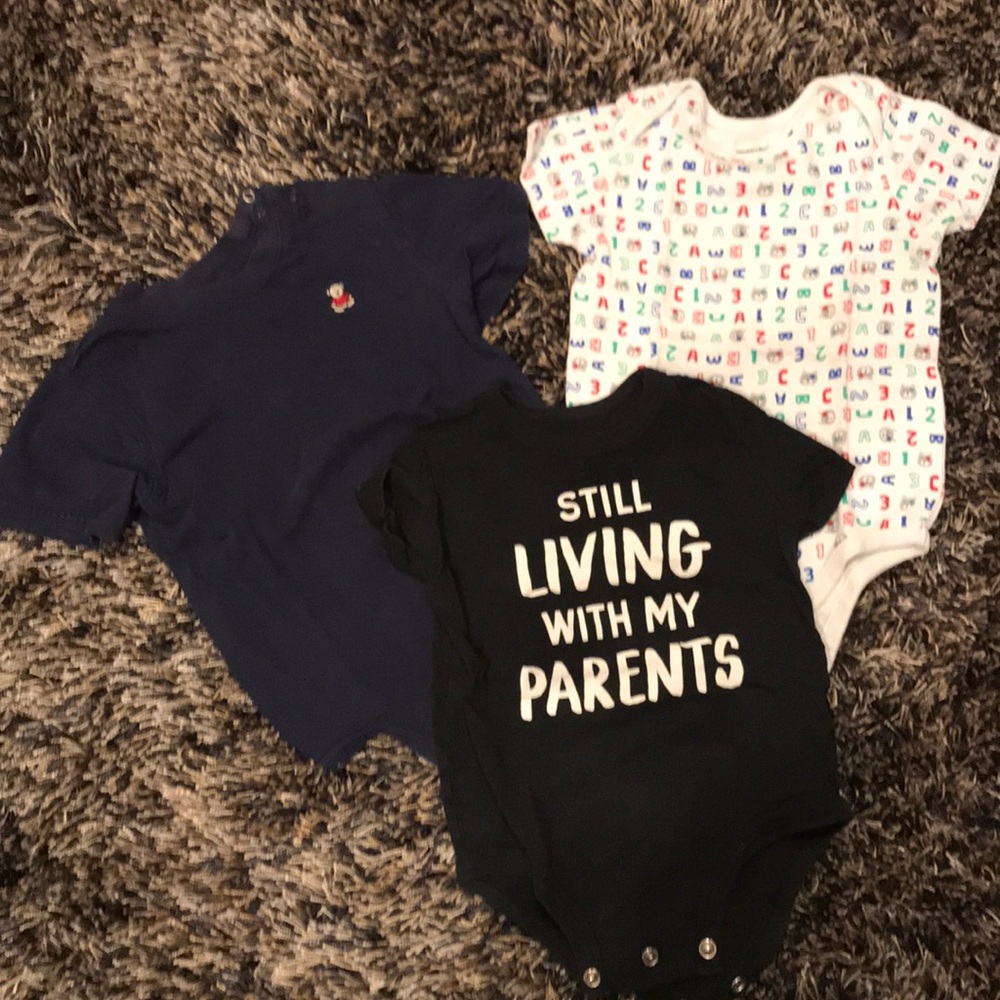 Set of 3 baby onesies